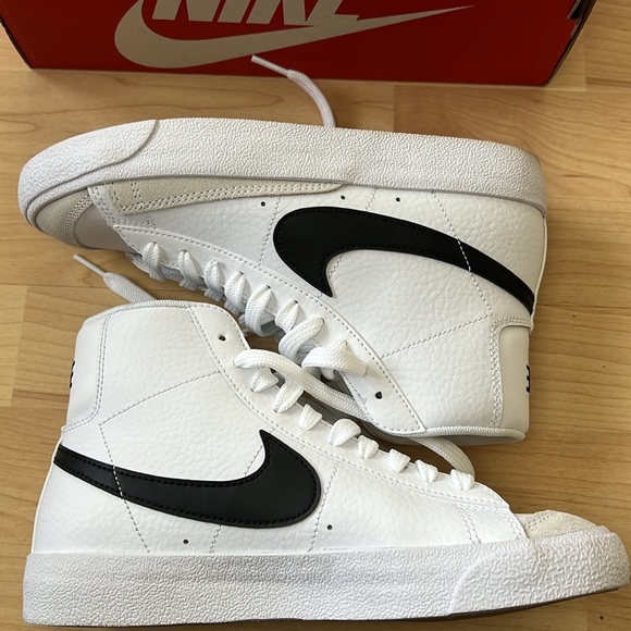 Nike Youth Blazer Mid ‘77 - Picture 1 of 6
